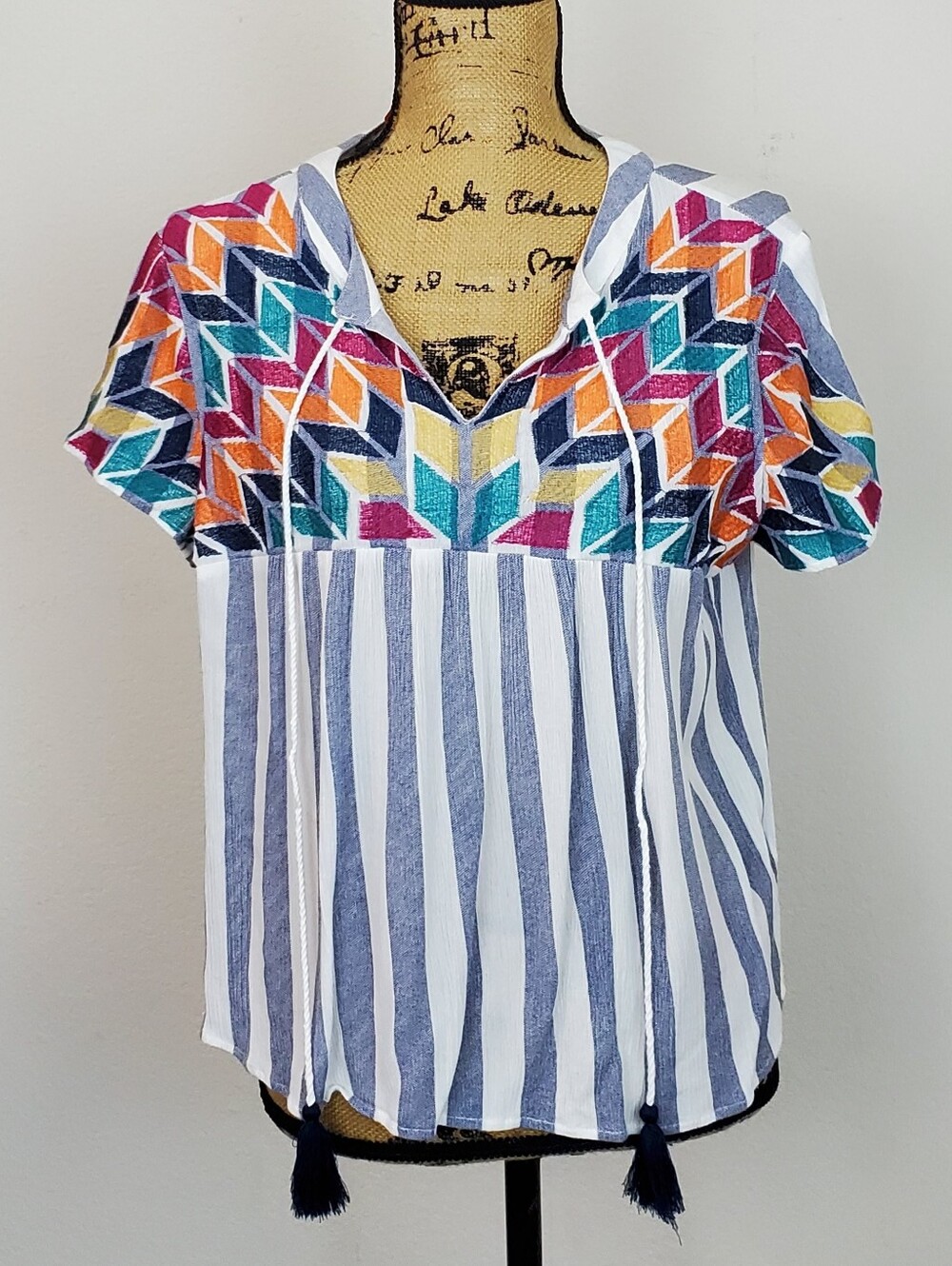 Current Terra Embroidered Tasseled Top Sz S